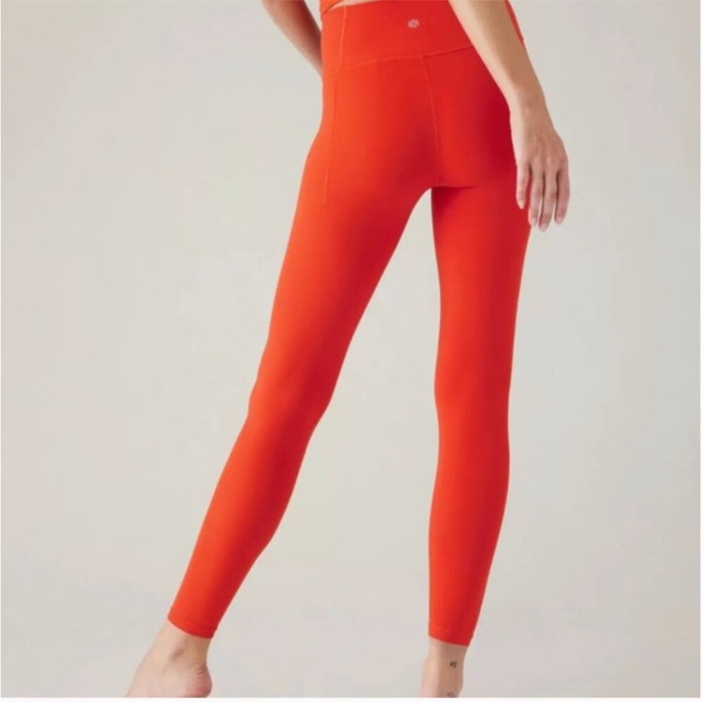 Athleta Interval Stash 7/8 Legging NWT - Picture 2 of 4